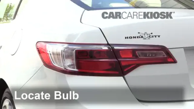 2016 Acura ILX 2.4L 4 Cyl. Éclairage Feu clignotant arrière (remplacer l'ampoule)